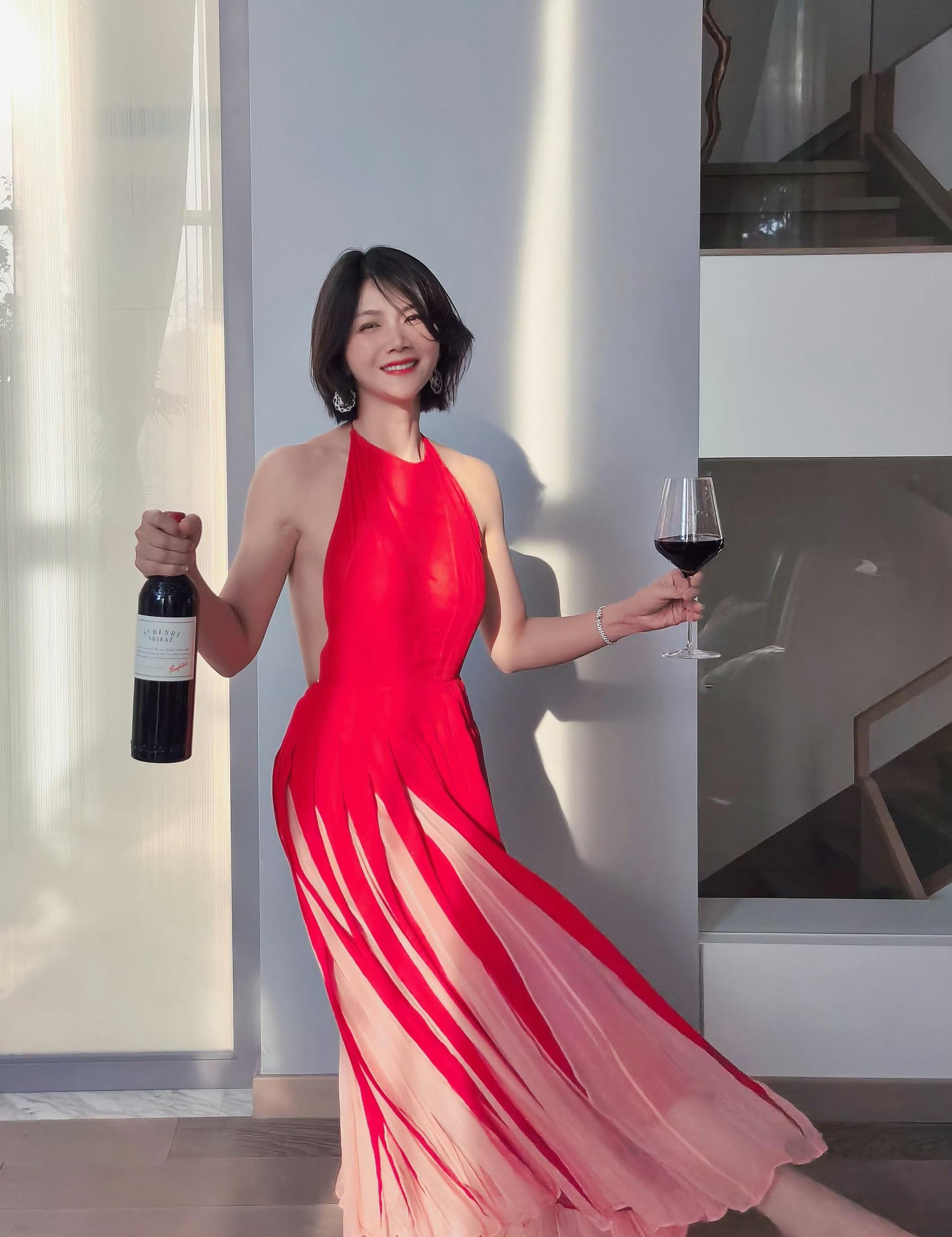 曹曦文🍷​​​