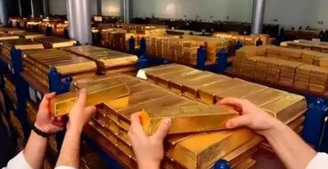 截至2026年7月底，600吨黄金存放在美国，如今想要取回却困难重重！问