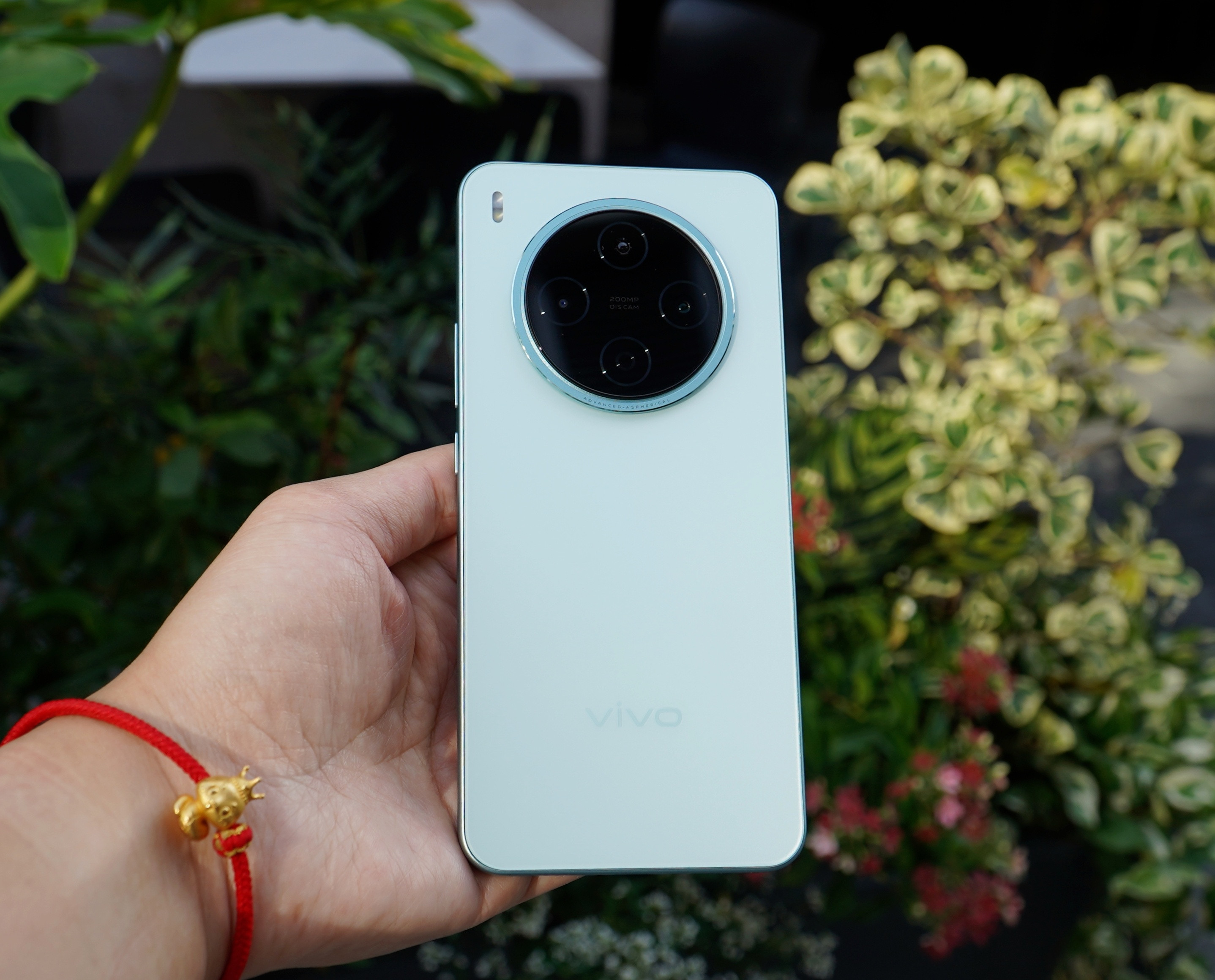 vivoY500Pro浅绿真机上手图：千元价位的手机，这颜值和质感，感觉如何