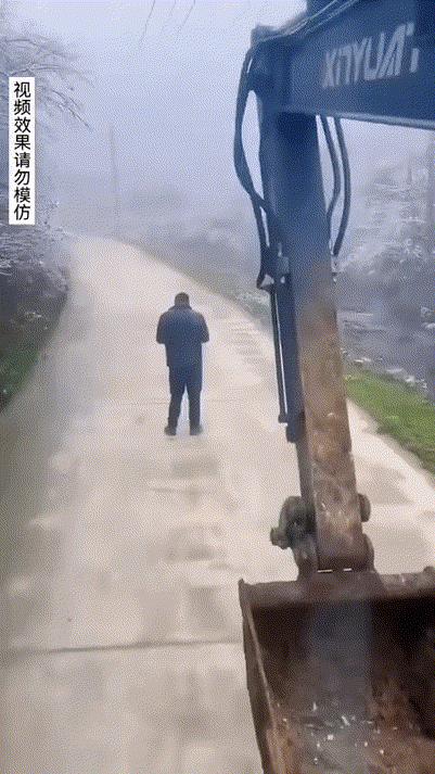 挖机师傅是个讲究人[赞][大笑]