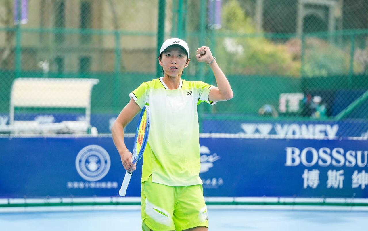 尤晓迪距离入围法网资格赛只差一胜了！六安W100女单第二轮，尤晓迪6-4/6-1