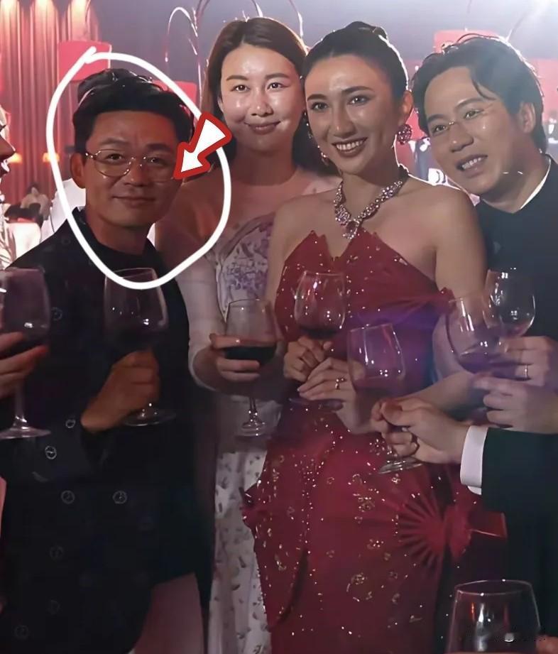 陈思诚比女友大21岁，我忍了；王宝强带女友参加婚礼，我也忍了。但有一点我实在看