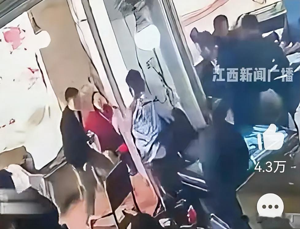 太不讲理了吧，女方悔婚，男方要求退回所给的三十万彩礼，但女方只答应给一半。某地一