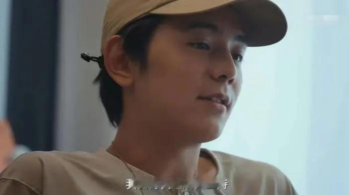 说白了，丁真遭到歧视和不公平对待，实在是太正常不过的事情了。丁真只是一个马