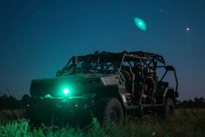 据媒体报道，美国陆军正着手组建新型机动旅战术群12月9日，美国国会公布了组建