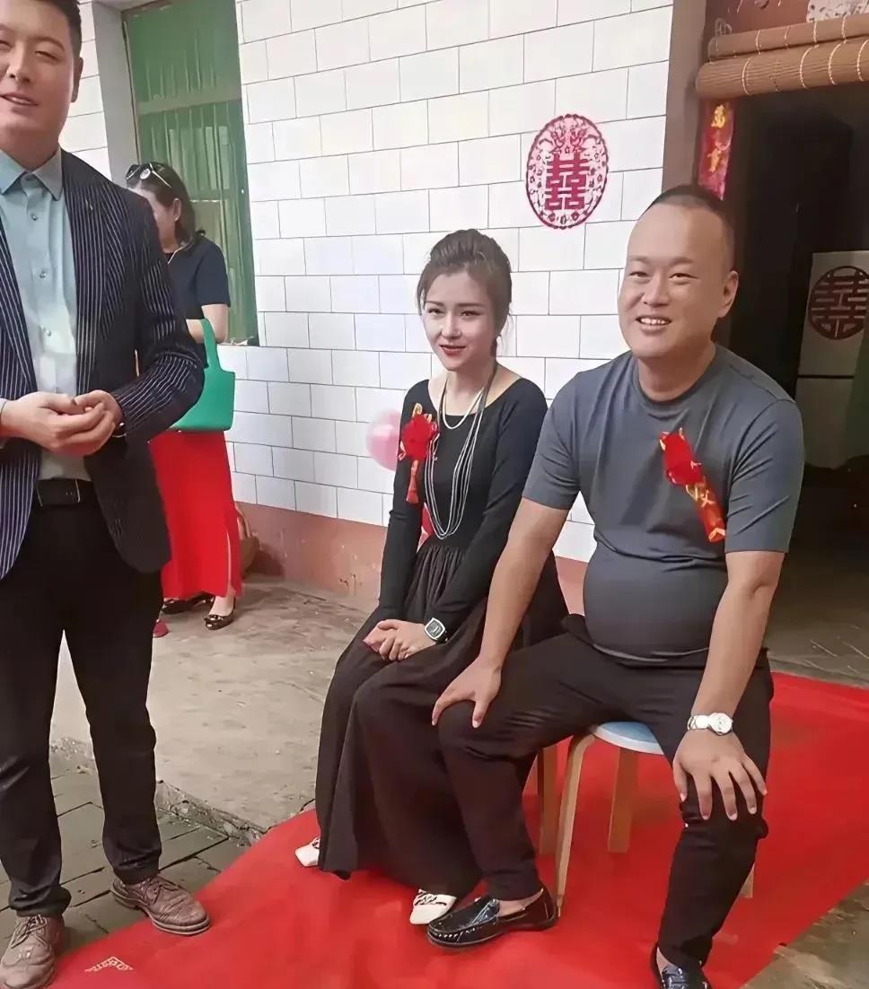 女生是真的动了情还是男方多财多亿呢？
