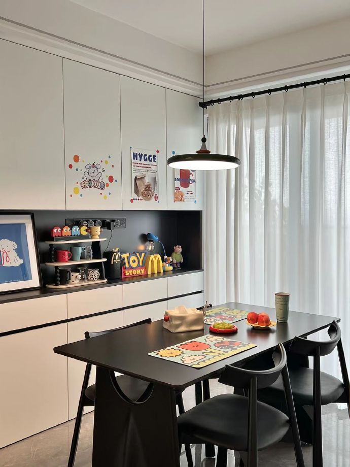 一个人住的彩色小屋​​​
