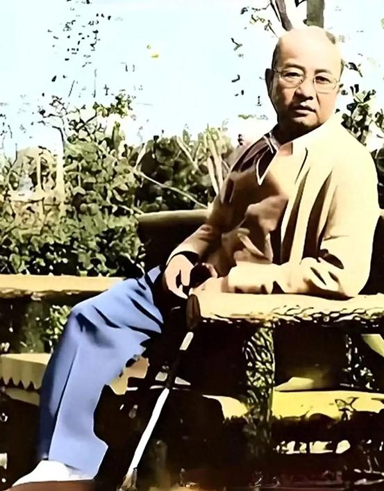 1961年初春，陈赓大将来到上海丁家花园养病。期间仍带病工作，并撰写《作战经验总