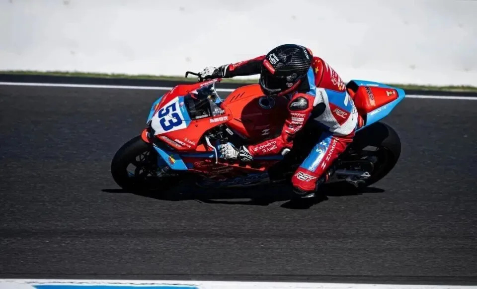 恭喜张雪机车，拿下了WSBK葡萄牙站冠军！SSP组别作为中升级组别，对手没有一个