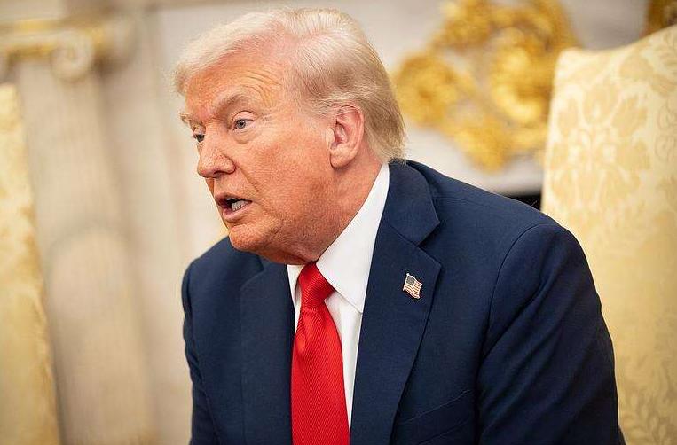 特朗普转性了？还是得高人指点了？据新华社媒体1月6日报道：特朗普当天在华盛顿举行