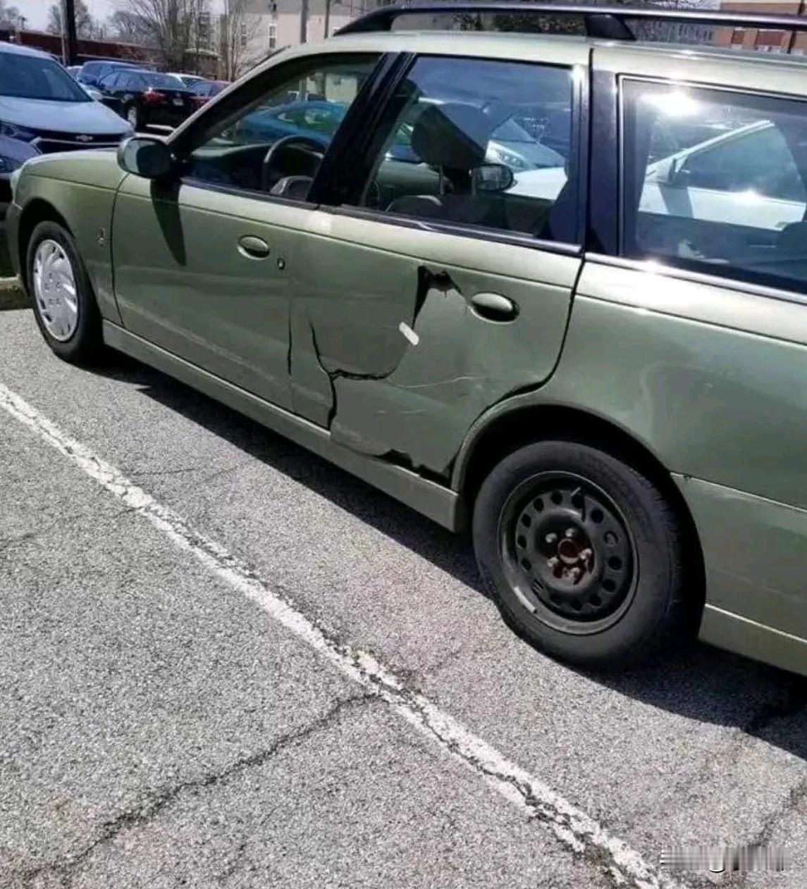 这么大创伤，却让一个创可贴承受了