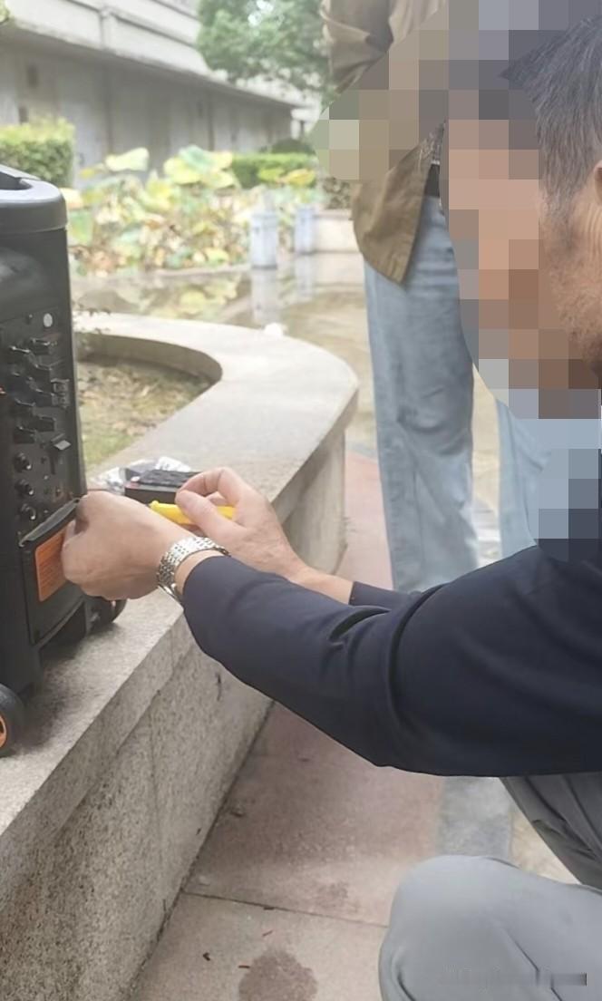 广场舞圈子，老张助人为乐有一老头家湖北千里迢迢来安徽安徽大地好扬名新家