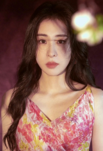 当年就纳闷：为什么张碧晨跑去美国生孩子张碧晨当年独自去美国生孩子，确实奇