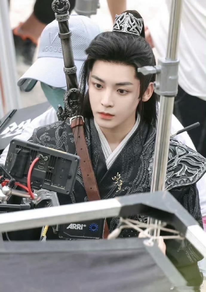 新剧《碧血蝉》聚焦身世谜案，侯明昊杨无间，必须狠狠期待！