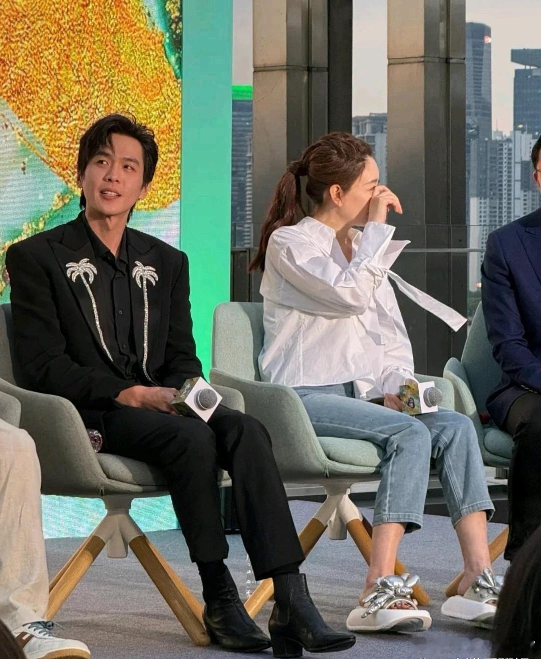 李小冉生图，真的太牛了！她的状态应该是同龄女艺人里最顶的吧！48岁比我28都