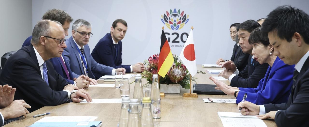 据日本共同社11月23日报道，G20峰会间隙，日本与德国领导人谈了30分钟，高市