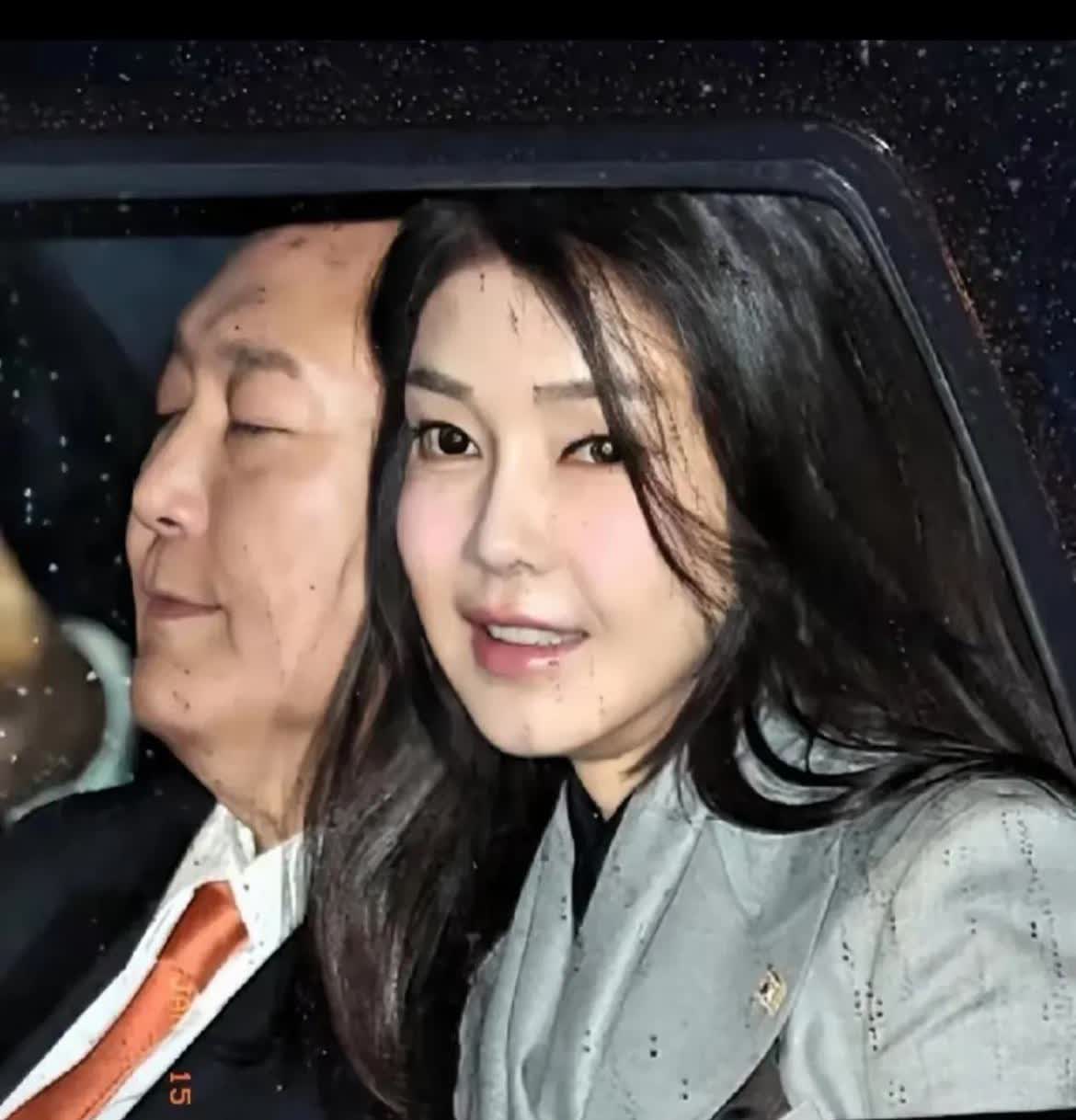 【都小看了李在明，他要让韩国前总统夫妇，余生在牢里做一对苦命鸳鸯】所有人