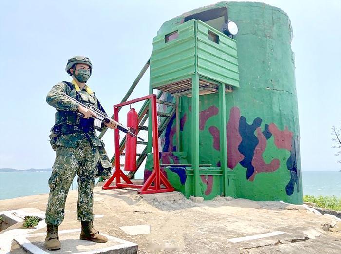 很多人并不知晓，距离福建沿海仅50公里的海面，存在一座掏空山体打造的地下堡垒