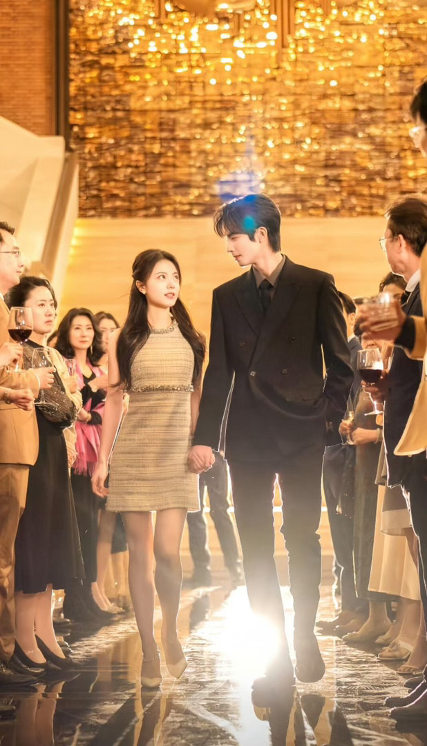 林屿森陪聂曦光重读三体你的赛博读书搭子已上线微小说大赛有文化的人谈恋爱，狗粮都