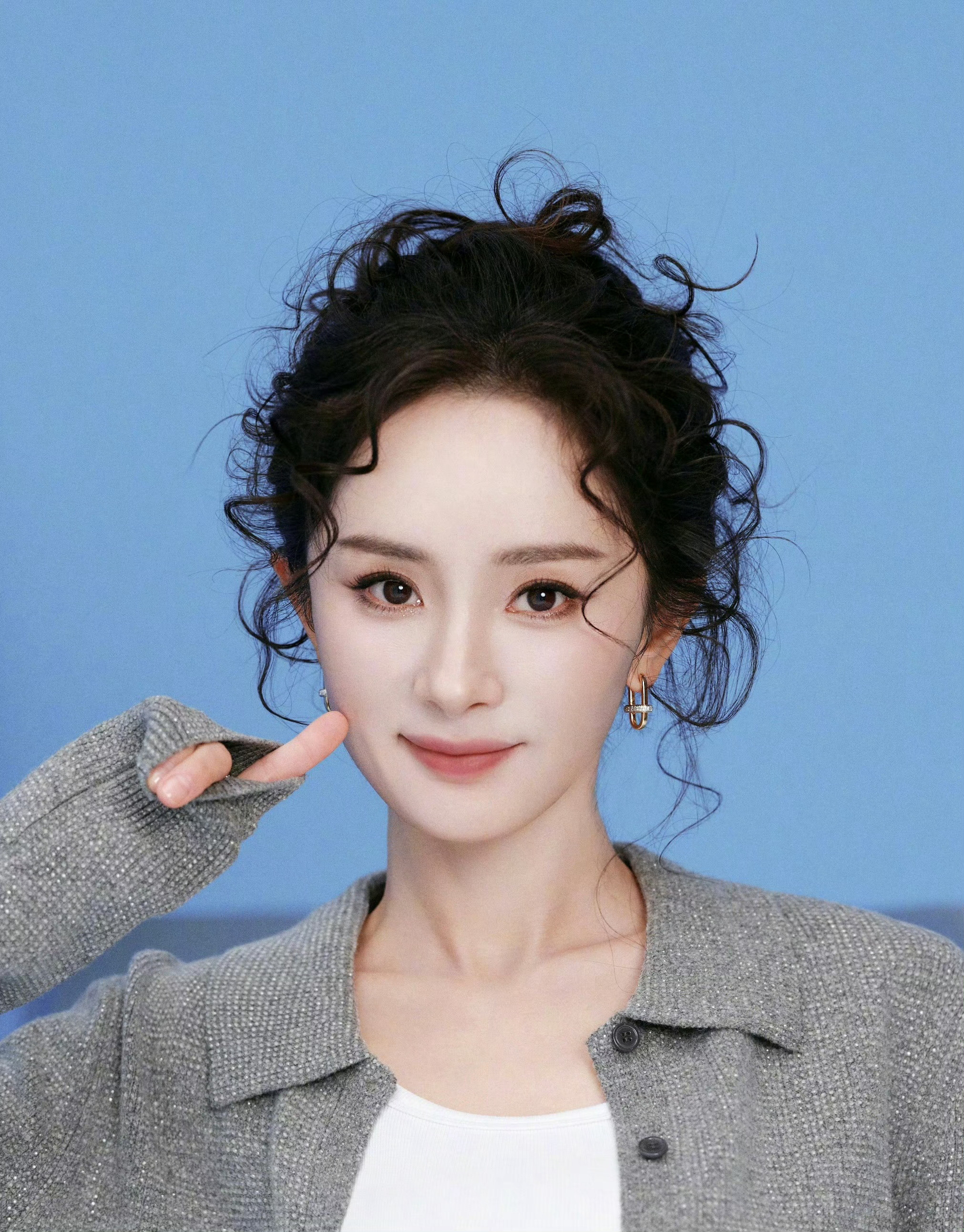 谁给杨幂做的发型依然很美丽，天塌下来有脸撑着，百变大幂幂[爱心]​​​