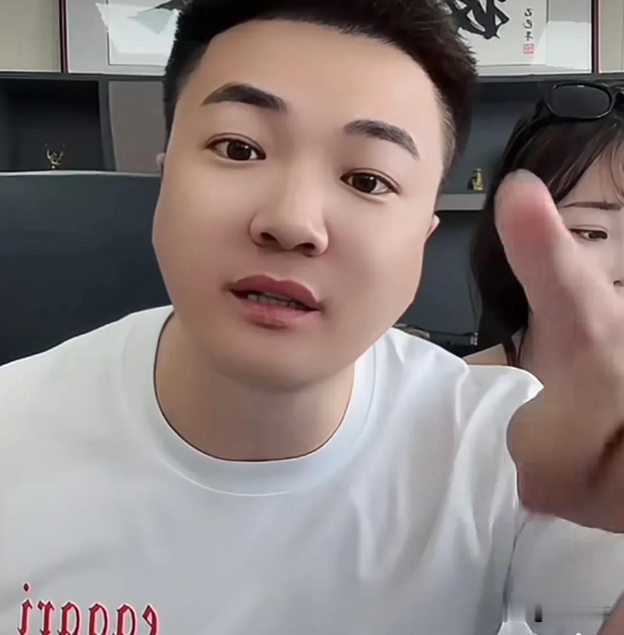 驴家阿宇爆，老狗骗驴家粉丝，养别的公会！阿宇曝老狗骗驴家粉