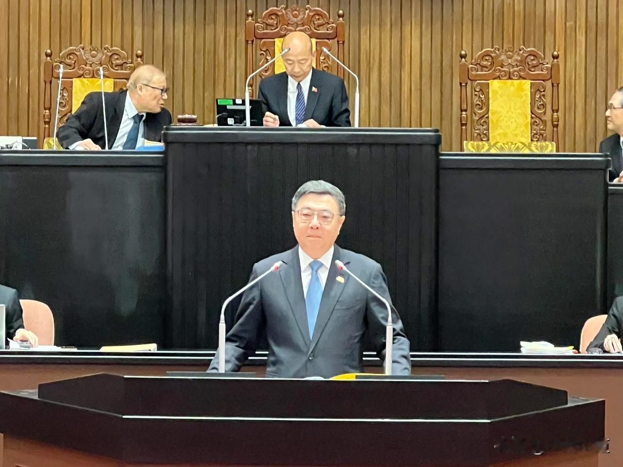 民进党立委吴思瑶今（24日)在脸书发文称，台立院新会期进行施政报告前，中国立委李