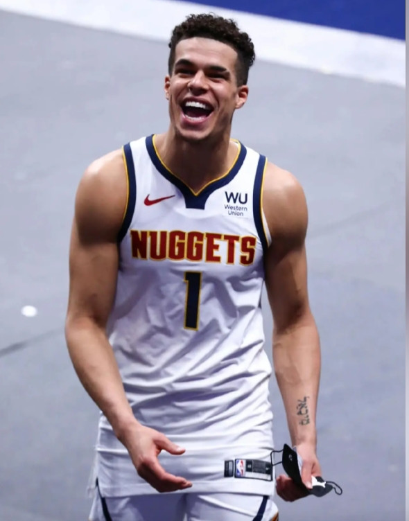 不可否认，小波特天赋更好。但签1➕1合同，就是和管理层协商好，默认拿大合同的，雄