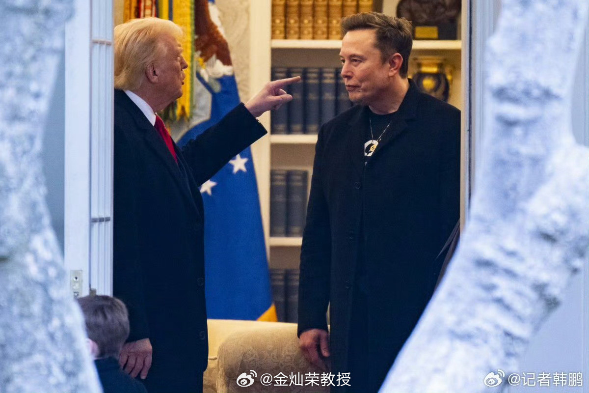 一转身，已是咫尺天涯。​​​