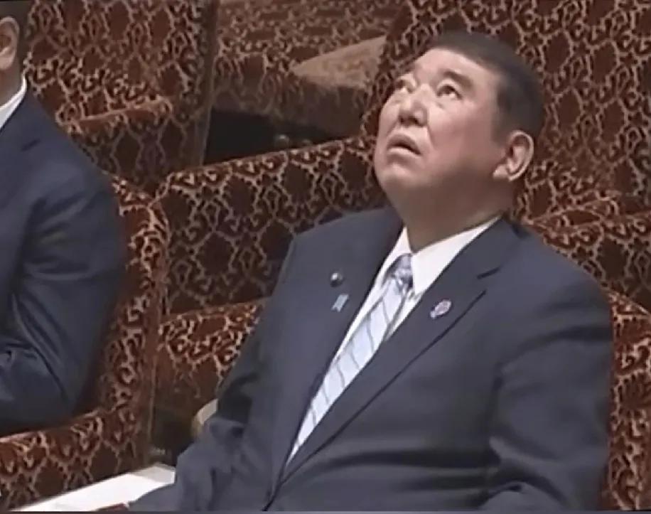 这石破茂当首相，日本是把他当挡箭牌，以前如果老美不爽日本的某一位首相直接换就是，