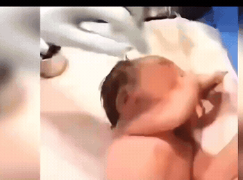 太不可思议了！这婴儿刚出生就会喊“妈妈”？网友发视频说“我家孩子一出生就会叫