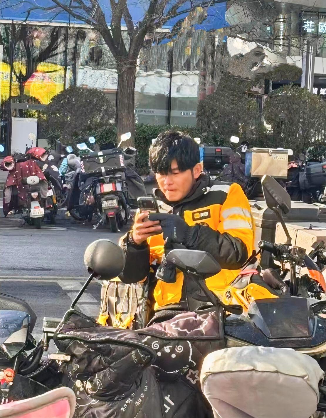 周董真的来送外卖了吗