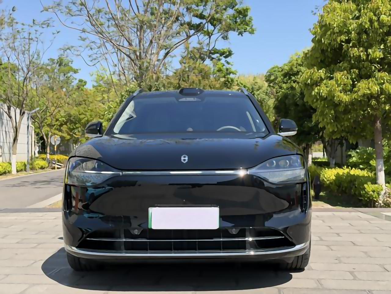 想买二手问界M9撑排面，要理智看待保值率👀问界M9这车，现在在二手市场，它的