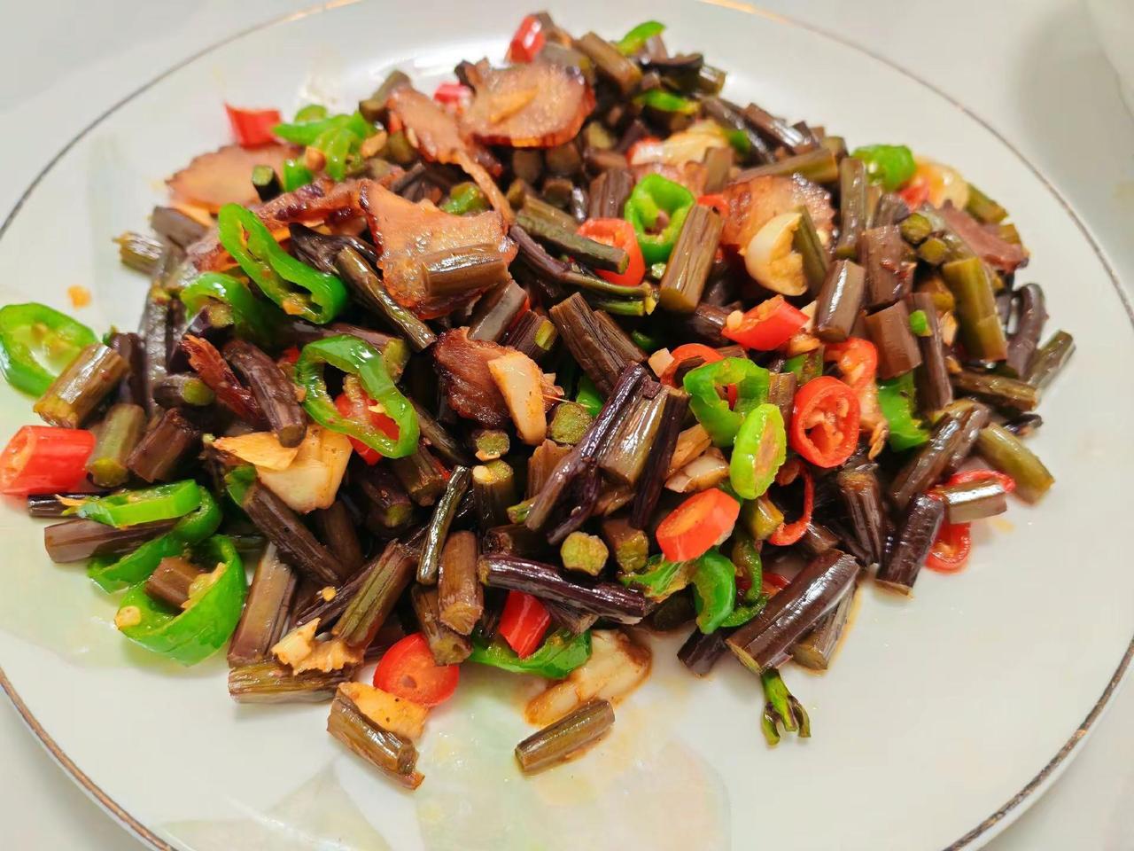 只要你愿意，其余都是其次。所谓不可能，一半是世俗眼光，一半是作茧自缚。喜欢就去追