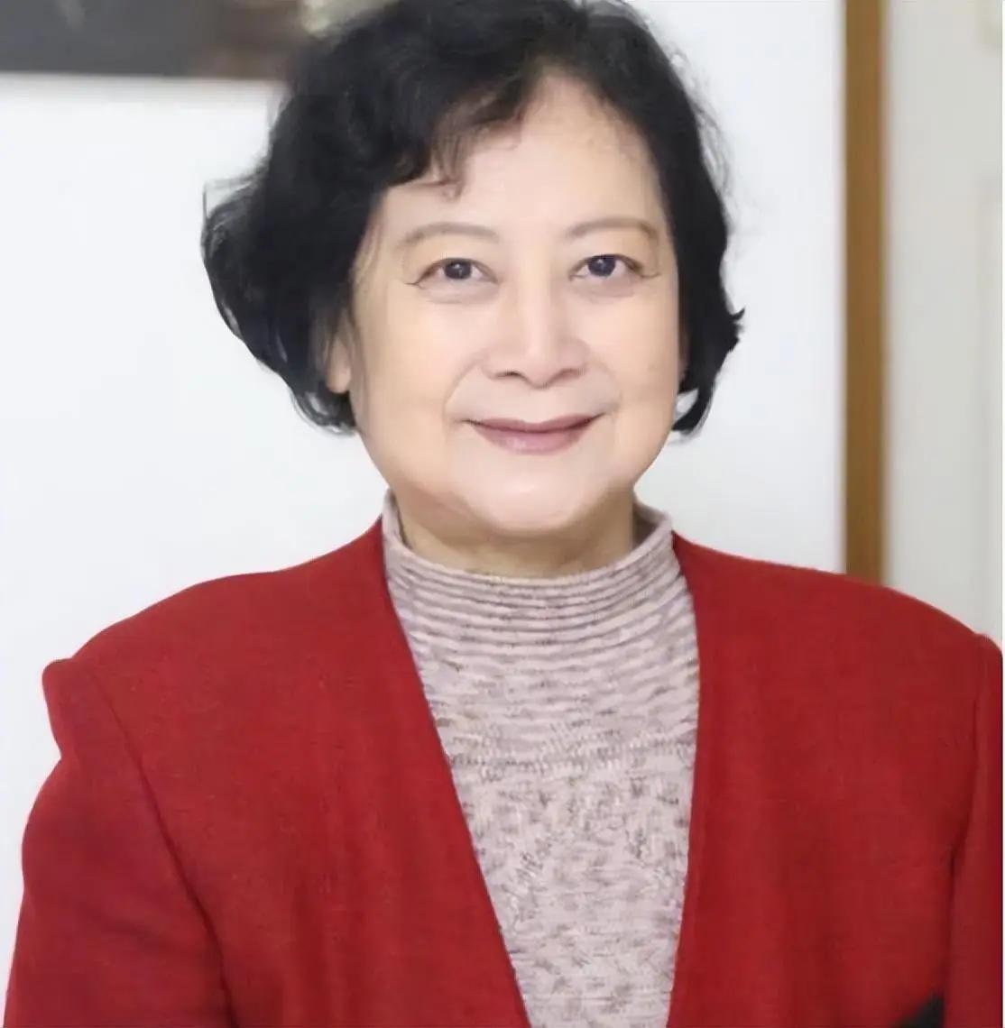 86版《西游记》堪称荧幕经典，而其中左大玢扮演的观音菩萨，也是给观众留下了深刻的