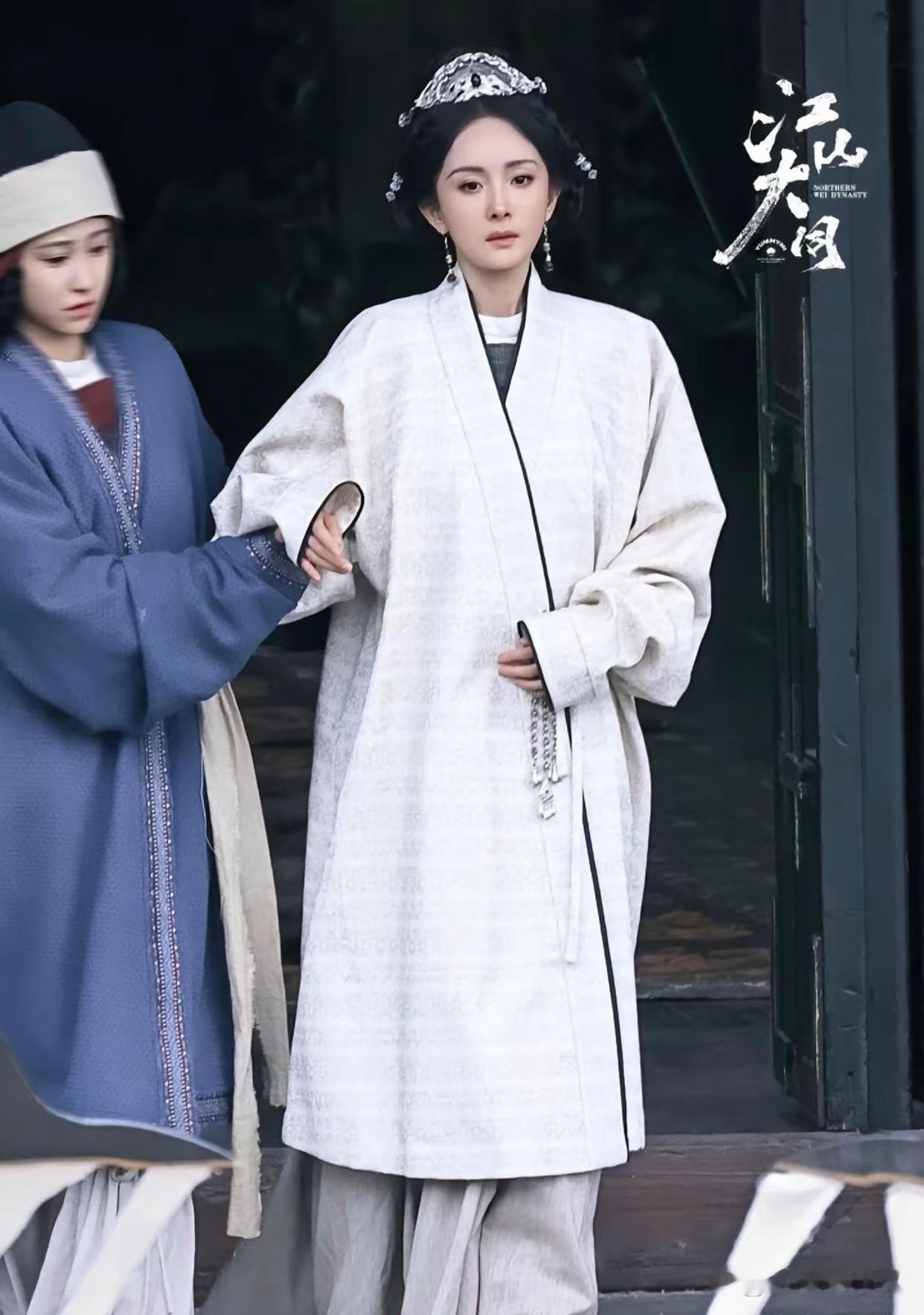 别人演破碎感是哭，杨幂演破碎感是你隔着屏幕都感觉到疼