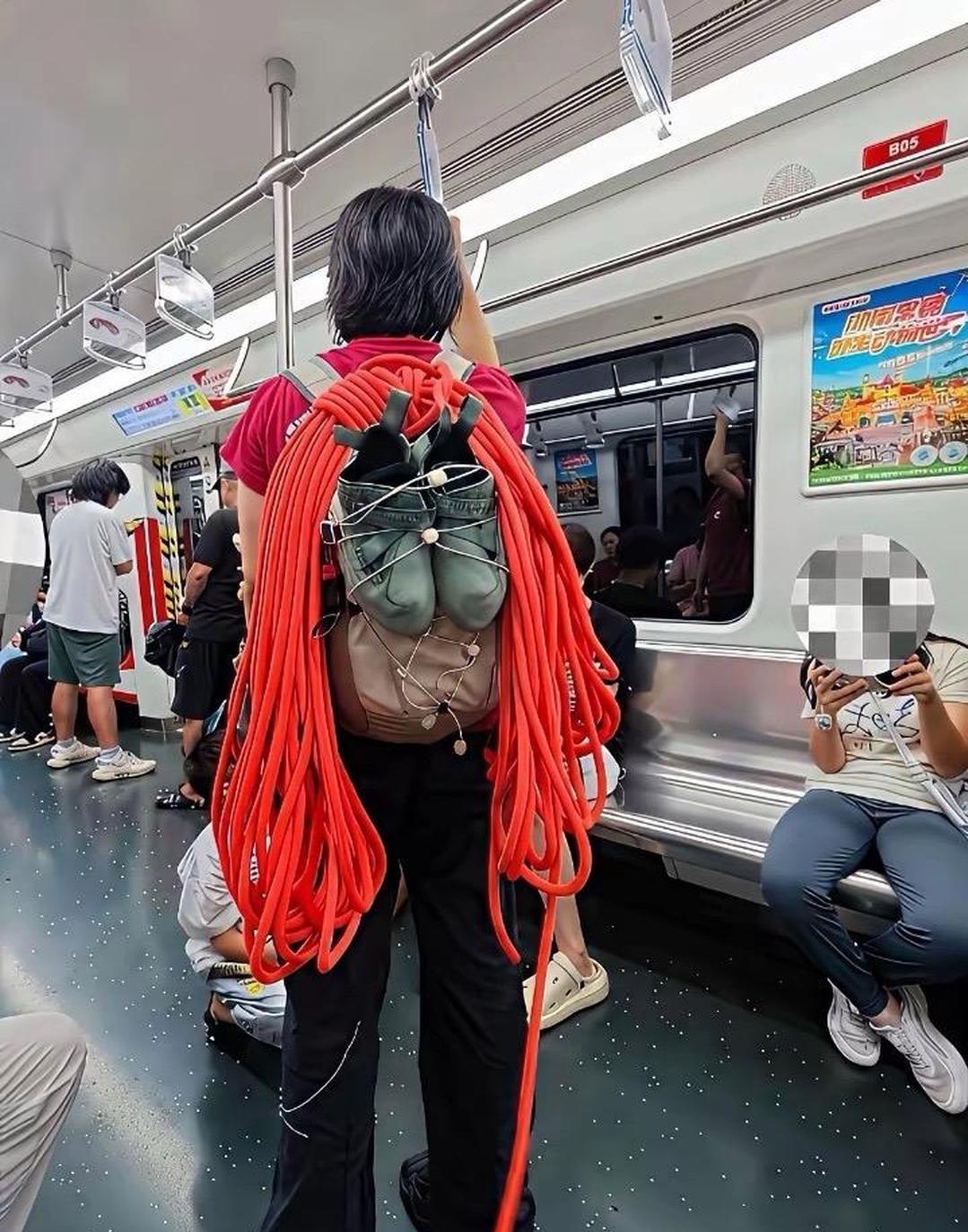 大妈这富炫得……我竟然哑口无言