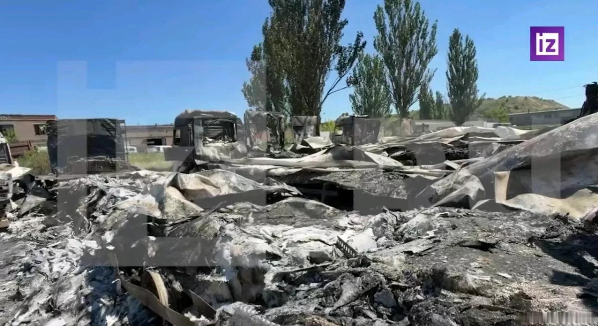 俄媒报道，当地时间1日，顿涅茨克共和国地方媒体证实，当天乌军向该地区列宁茨基市一