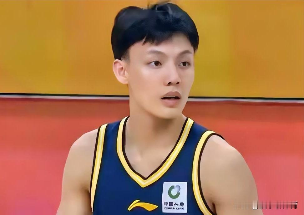 郭士强又面临选择题，国家男篮后卫线，郭士强会留下赵继伟还是徐杰，答案可能出乎球迷