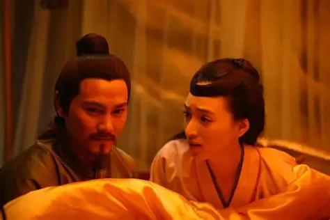 绍兴七年，1137年，宋高宗赵构在寝殿单独召见了岳飞。这种场合很少见。大