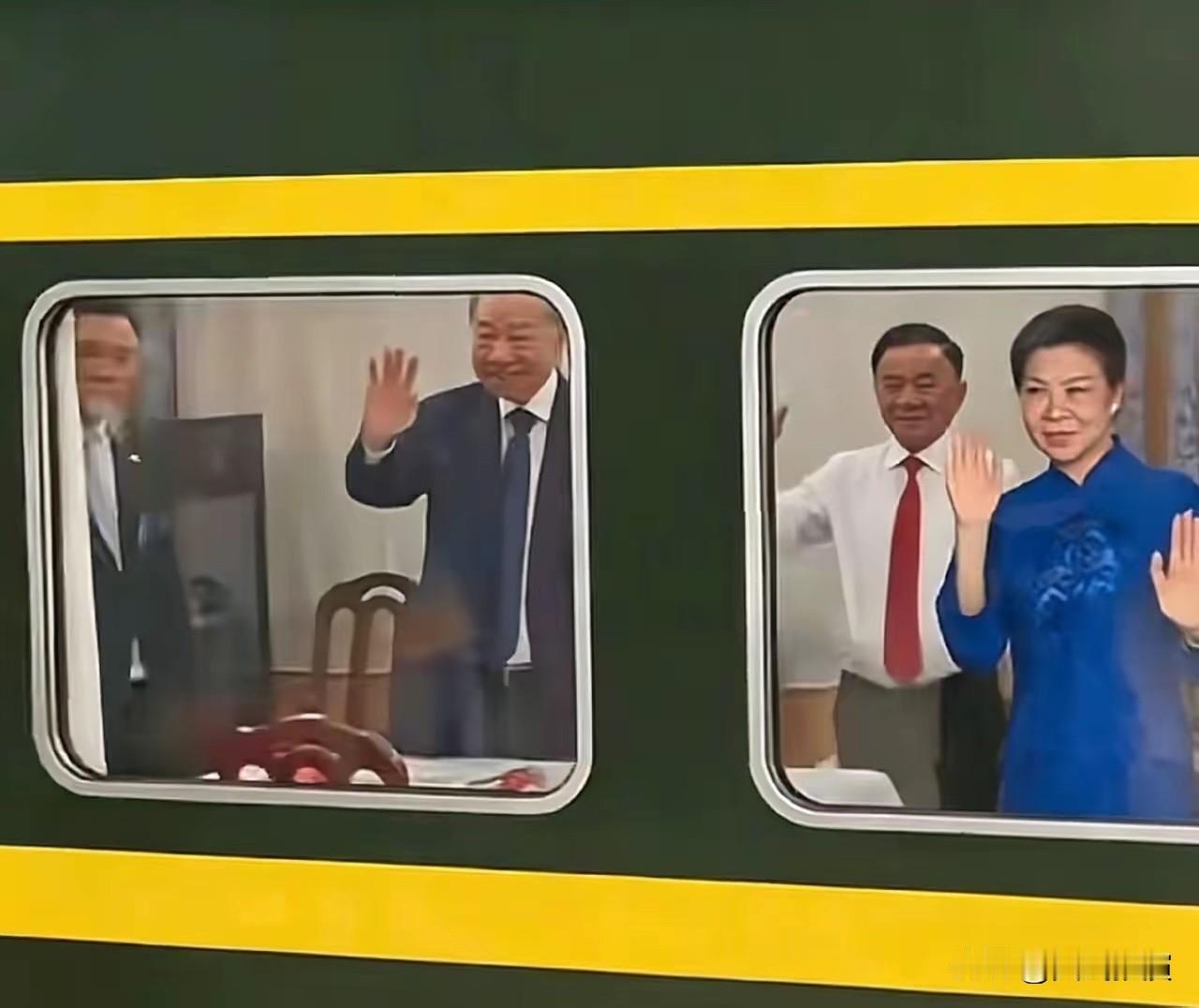 苏林回国了，不是坐的飞机，坐的绿皮火车。很多人都想不通，国家领导人结束访