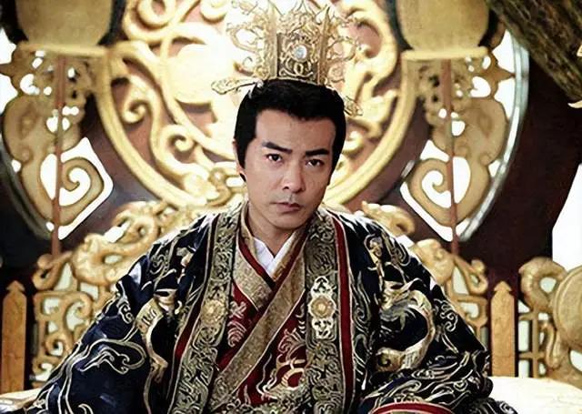 20万大军，刀出鞘，箭上弦，士兵们摩拳擦掌准备跟契丹人拼命。可主帅杜重威只说了一