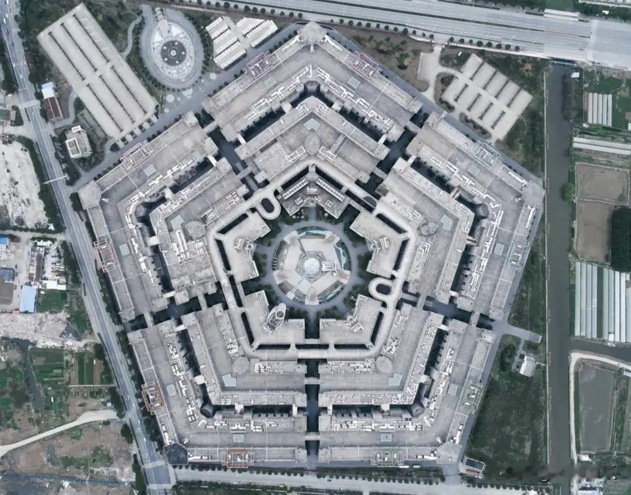 乌克兰军事上输了，美国五角大楼前顾问麦格雷戈上校在接受瑞士《世界周刊》采访时表示