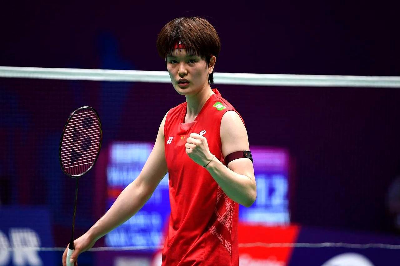 陈雨菲内战提前保冠！新德里下午四点，国羽女单已躺赢一个决赛席位。陈雨菲和王