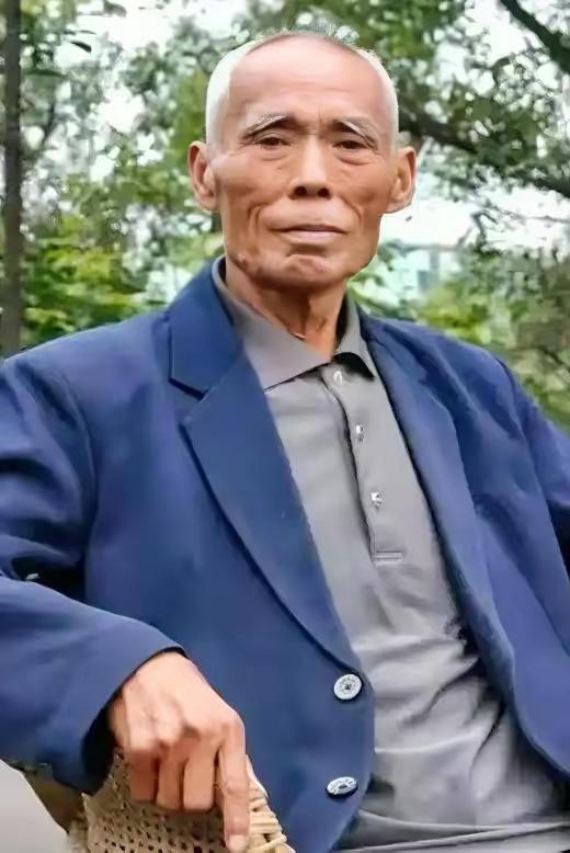 1949年，杀害过小萝卜头的国民党特务杨钦典，偷偷将19名革命志士放出监狱