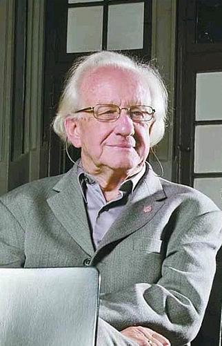 40年前，他预言苏联十年后必亡，20年后他再次预言，美国必然会在2025年走向崩