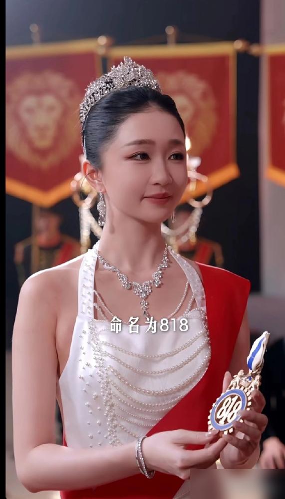 方丈一脚踹翻徐杰的探店饭碗，转身疯狂去舔蛋蛋的短剧。他眼红的根本不是内容，而是辛