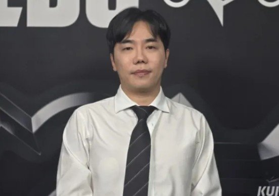 那要夺冠了吗？此前Homme发言：TES要么夺冠要么八强如今晋级四强[思考][