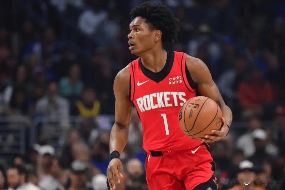 阿门成不了持球核心，这已经逐渐成为火箭球迷的共识，教练组需要重新调整打法。这赛