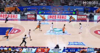 灾难暂停！第二节剩2分38秒顾全布置战术，回来被上海轰13-0，还是太嫩了