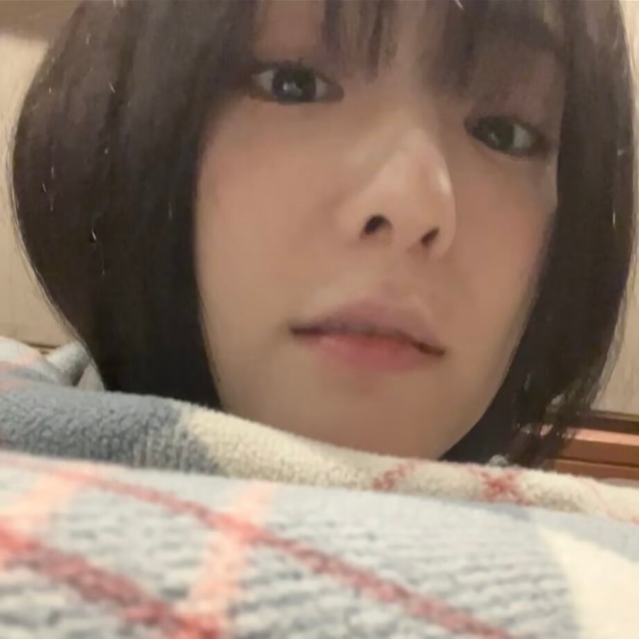 #Irene#【457】人要降温了注意保暖ԅ(˘ω˘ԅ)咪自会把自己裹成巧克力瑞士卷​